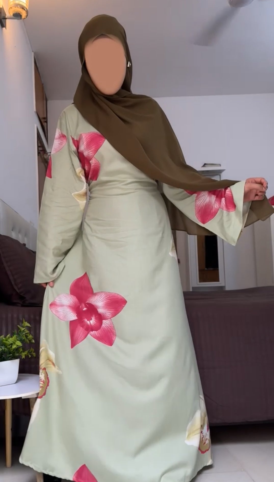 Elegant Floral Maxi Dress – Sage Green