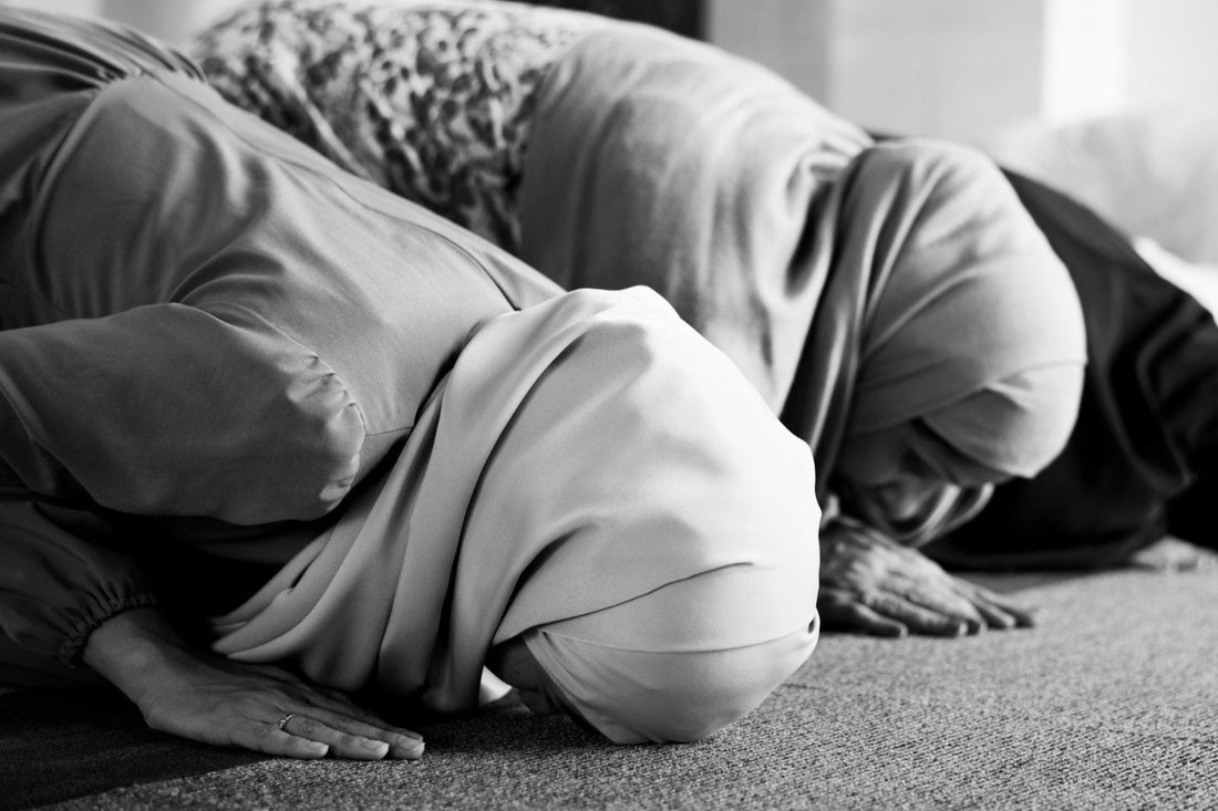 Choosing Modest Clothing During Prayer