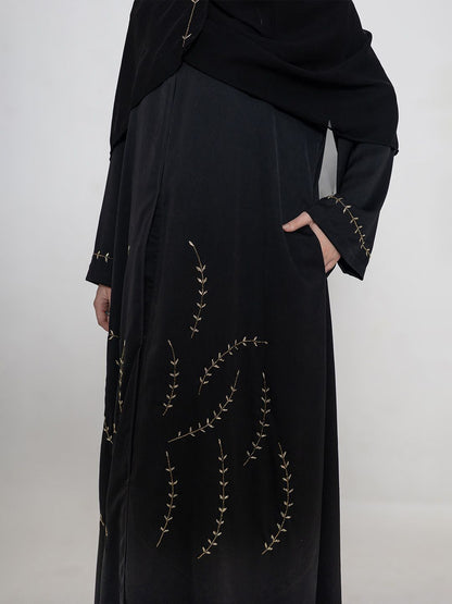 Women Embroidered Round Neck Abaya With Scarf