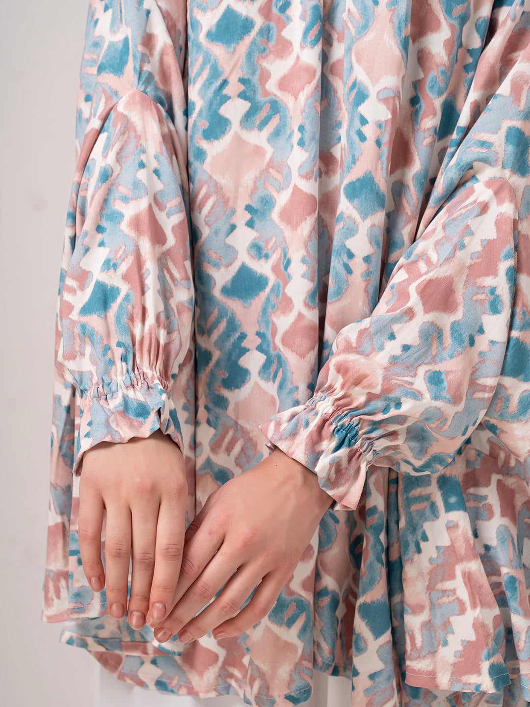 Pastel Abstract Namaz Dupatta– Soft & Flowy Prayer Wear