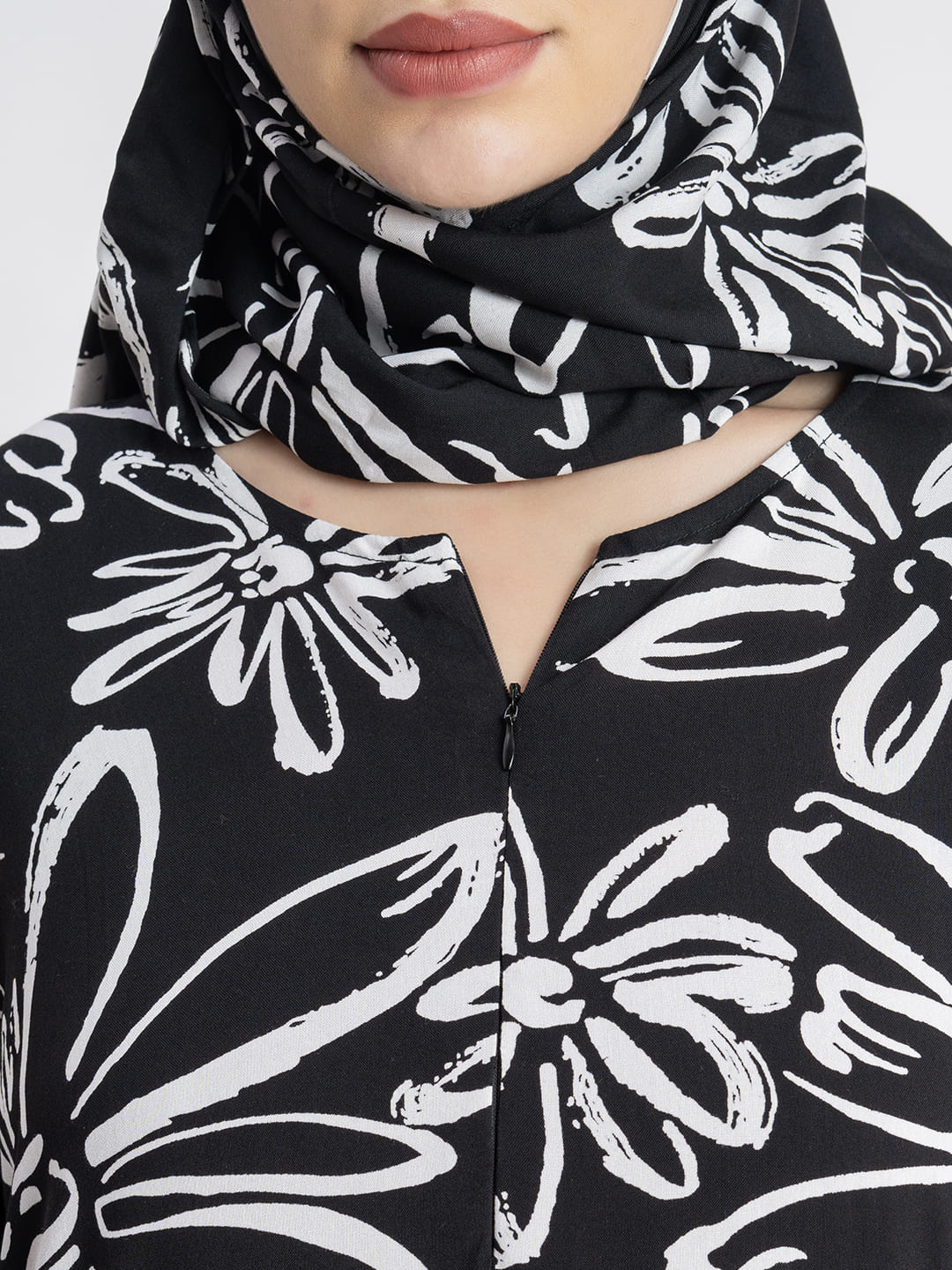 Chic Leaf Print Prayer Gown Black