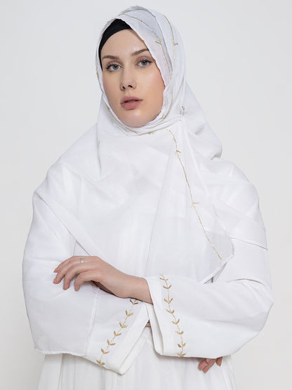 Women Embroidered Round Neck Abaya With Scarf