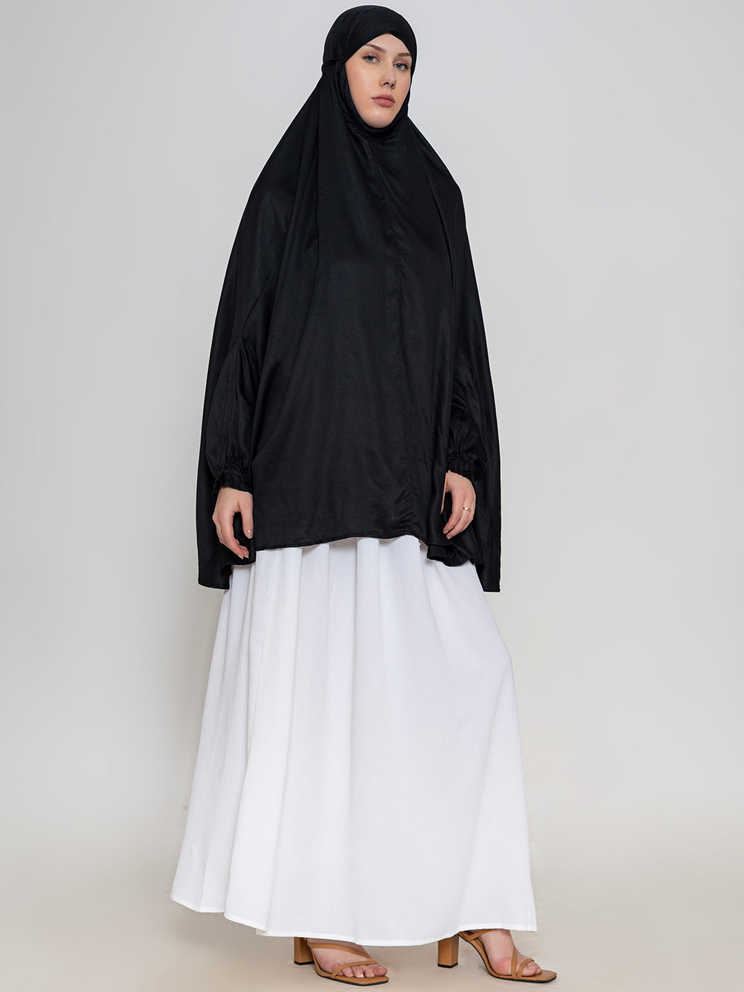 Elegant Modest Black Namaz Makhna